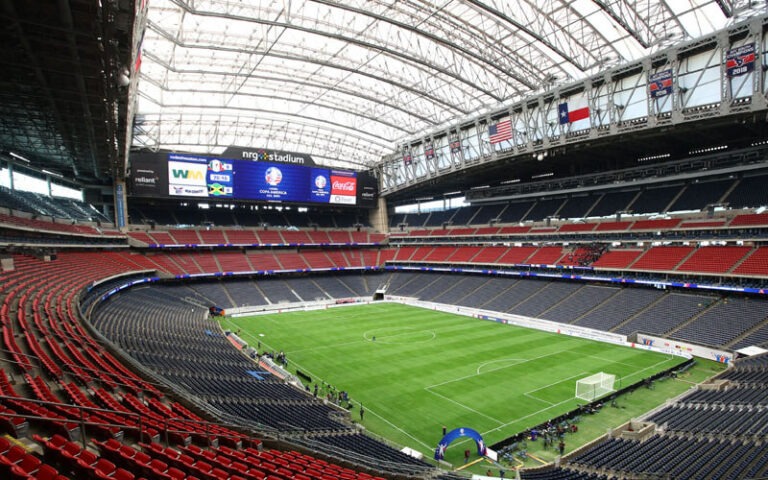 国足迎战澳,公布首发阵,球迷潮涌观,NG体育app下载,NG体育官网,NG体育官方网站,NG体育平台